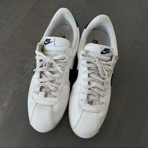 Nike Cortez Basic Leather Sneakers